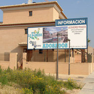 A quen reclamarlle os defectos de construción?